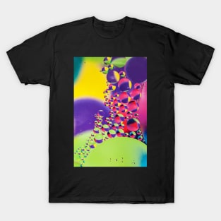 Colorful close up of oil drops in water T-Shirt